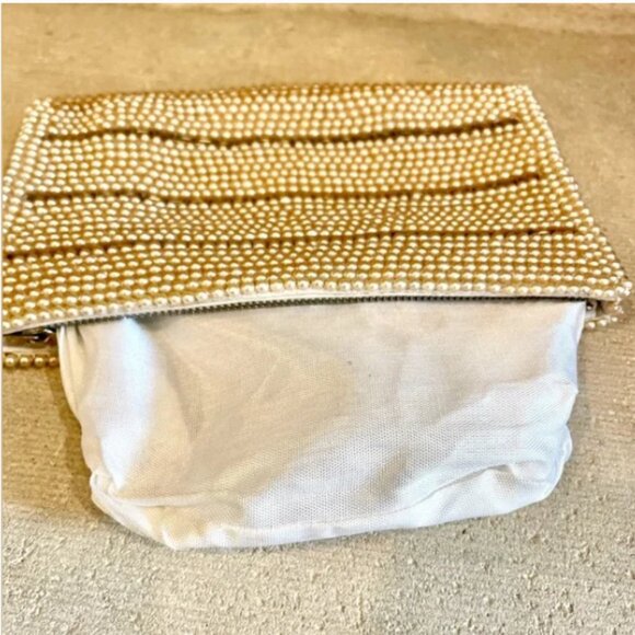 Vintage 1950s beaded faux pearl purse clutch with silver stripes and zipper - Picture 5 of 15
